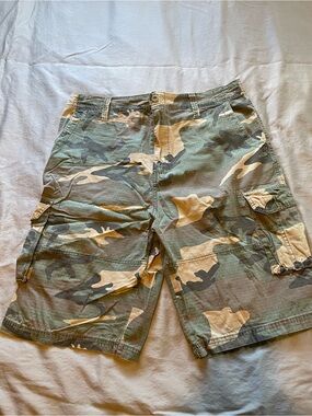 Airwalk Men's Camo Cargo Shorts in Green and Tan